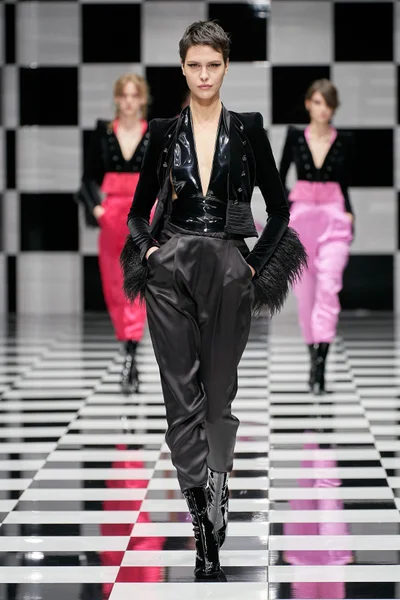 Look 90
